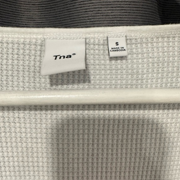 Aritzia shirt - Picture 4 of 4